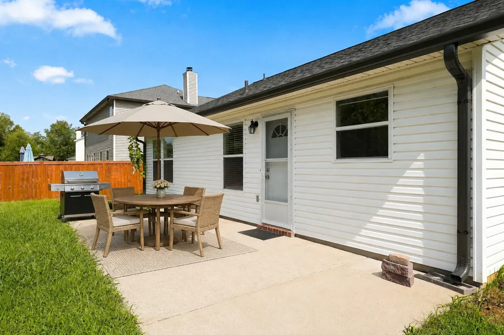 2663 Sutherland Dr Thompsons Station, TN 37179