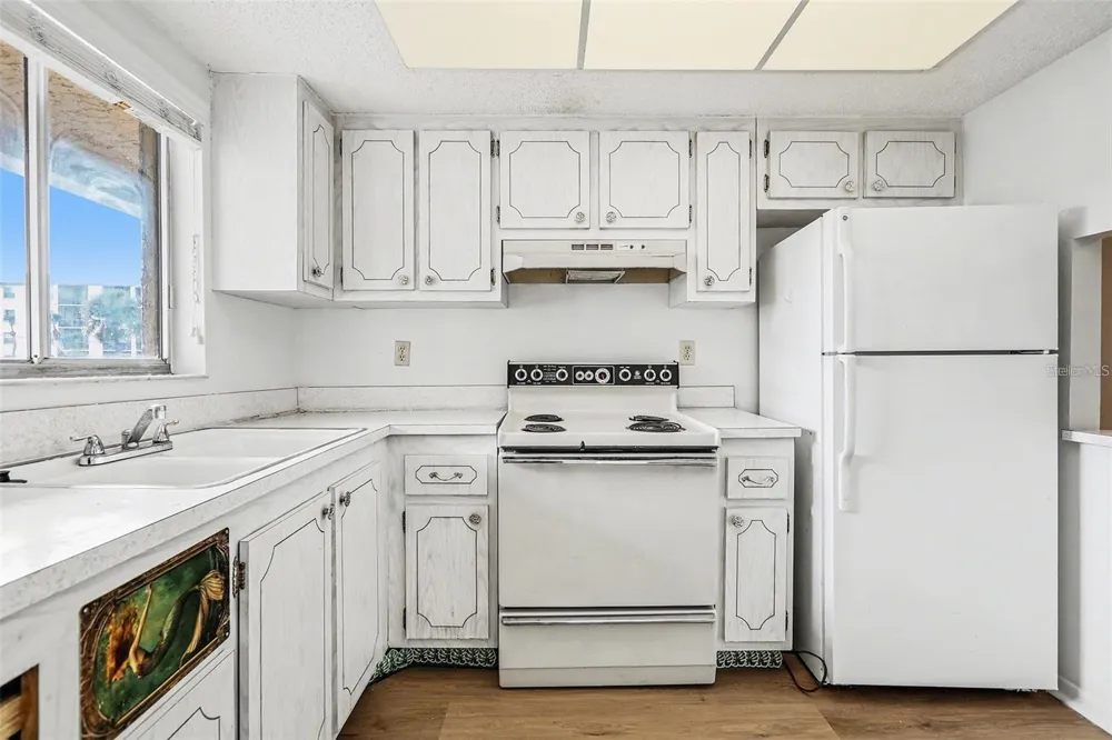 3723 LAKE BAYSHORE DRIVE #H206 Bradenton, FL 34205