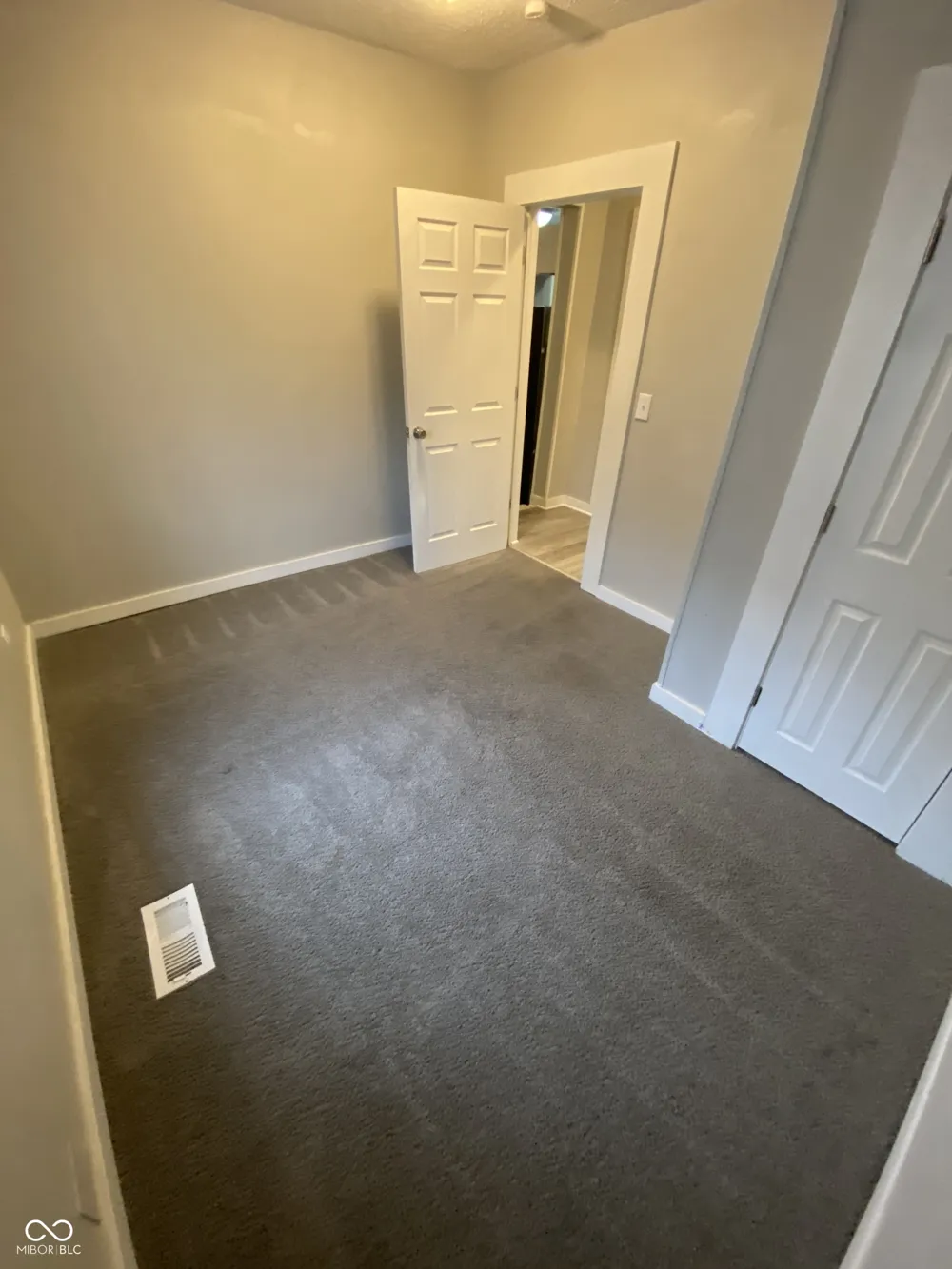 1820 S M STREET Elwood, IN 46036