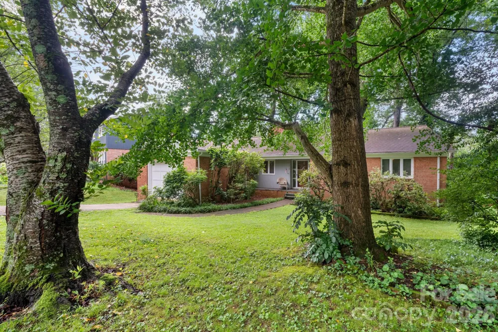 219 West Park Drive Morganton, NC 28655