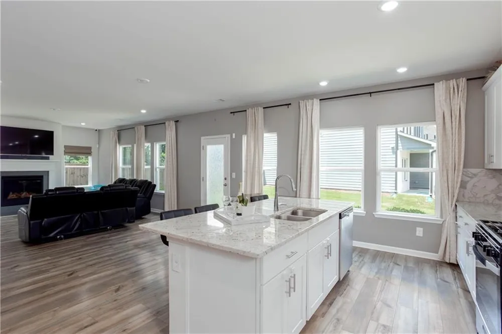 607 Runnel Drive Woodstock, GA 30188