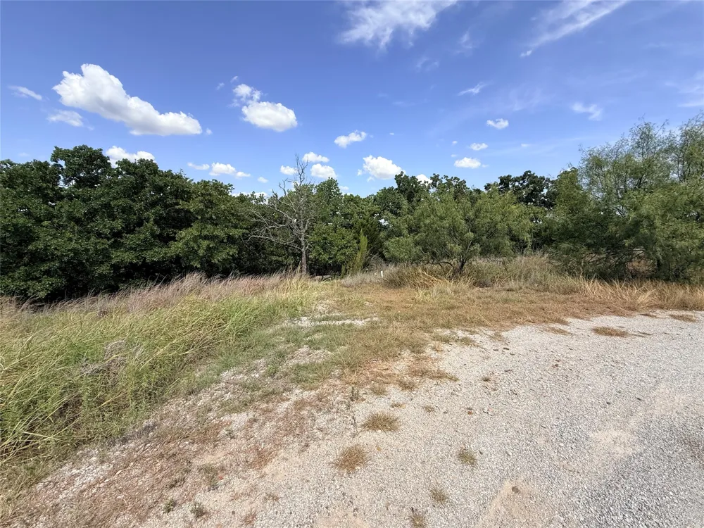 411 Mountain View Court Sunset, TX 76270