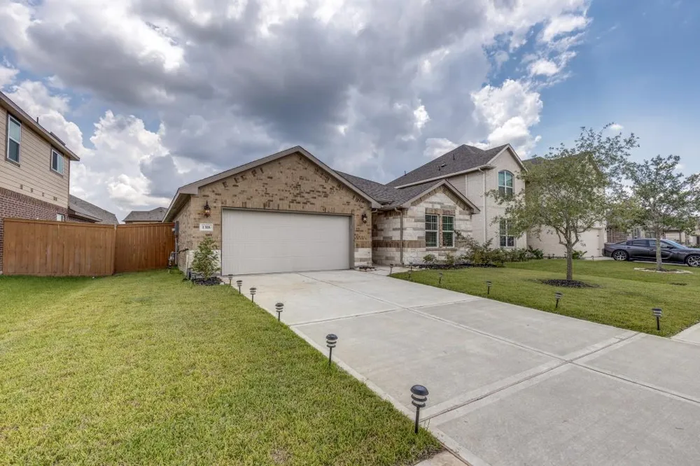 1318 Cascade Hills Drive Rosharon, TX 77583