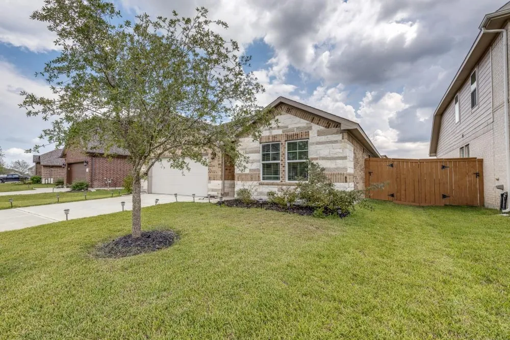 1318 Cascade Hills Drive Rosharon, TX 77583
