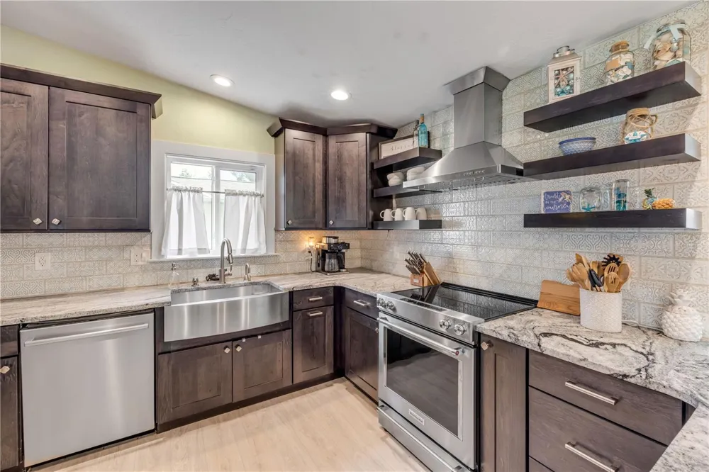 90 CUNNINGHAM DRIVE New Smyrna Beach, FL 32168