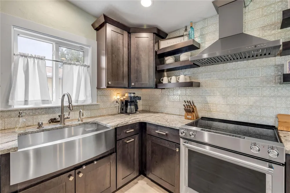 90 CUNNINGHAM DRIVE New Smyrna Beach, FL 32168