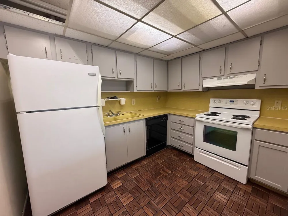 895 PARK LAKE CIRCLE #75 Maitland, FL 32751