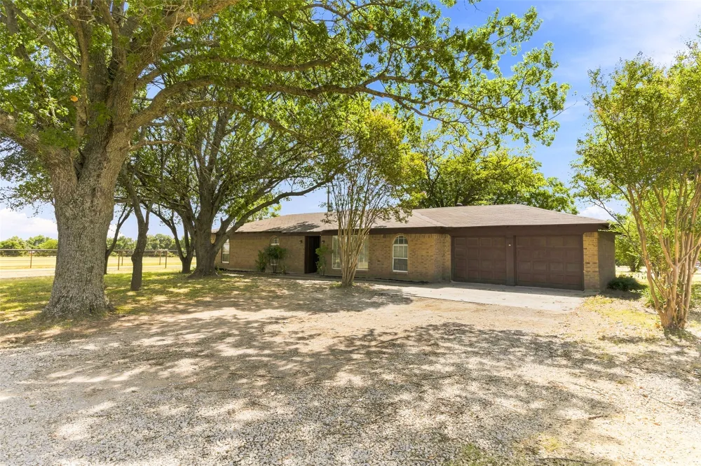 532 S Fm 1187 Aledo, TX 76008