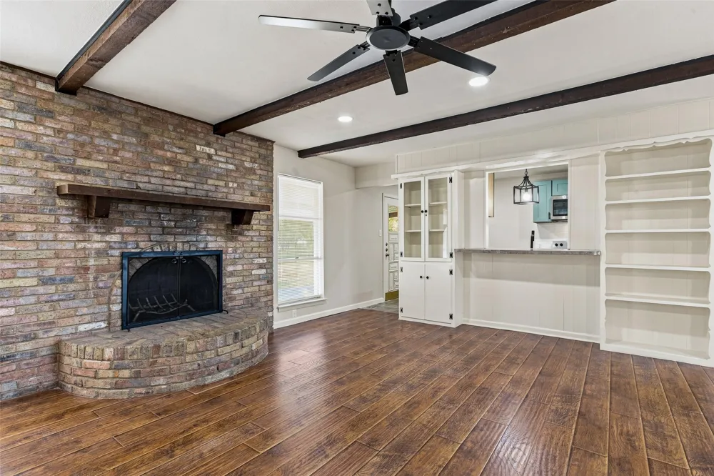 532 S Fm 1187 Aledo, TX 76008