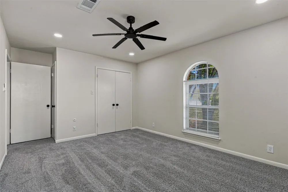 532 S Fm 1187 Aledo, TX 76008