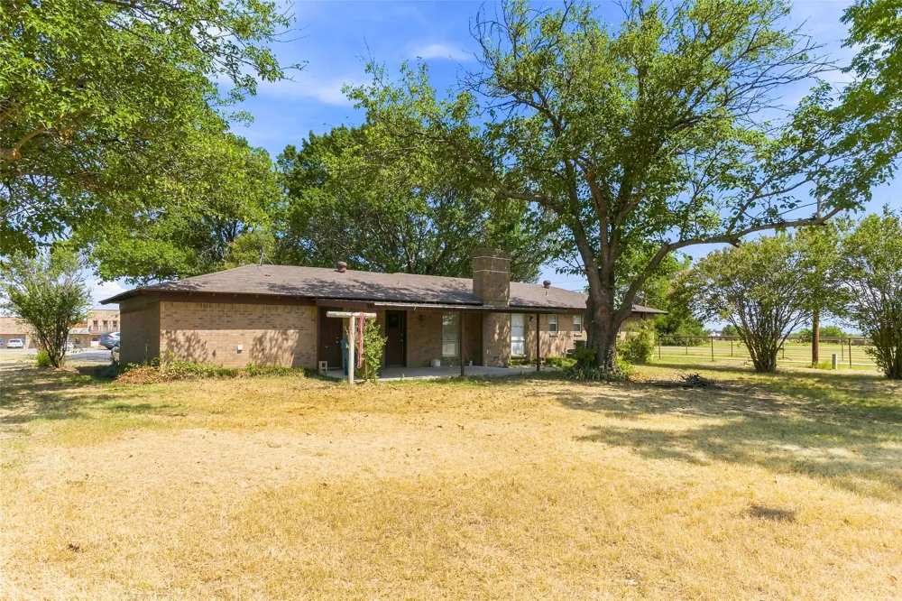 532 S Fm 1187 Aledo, TX 76008