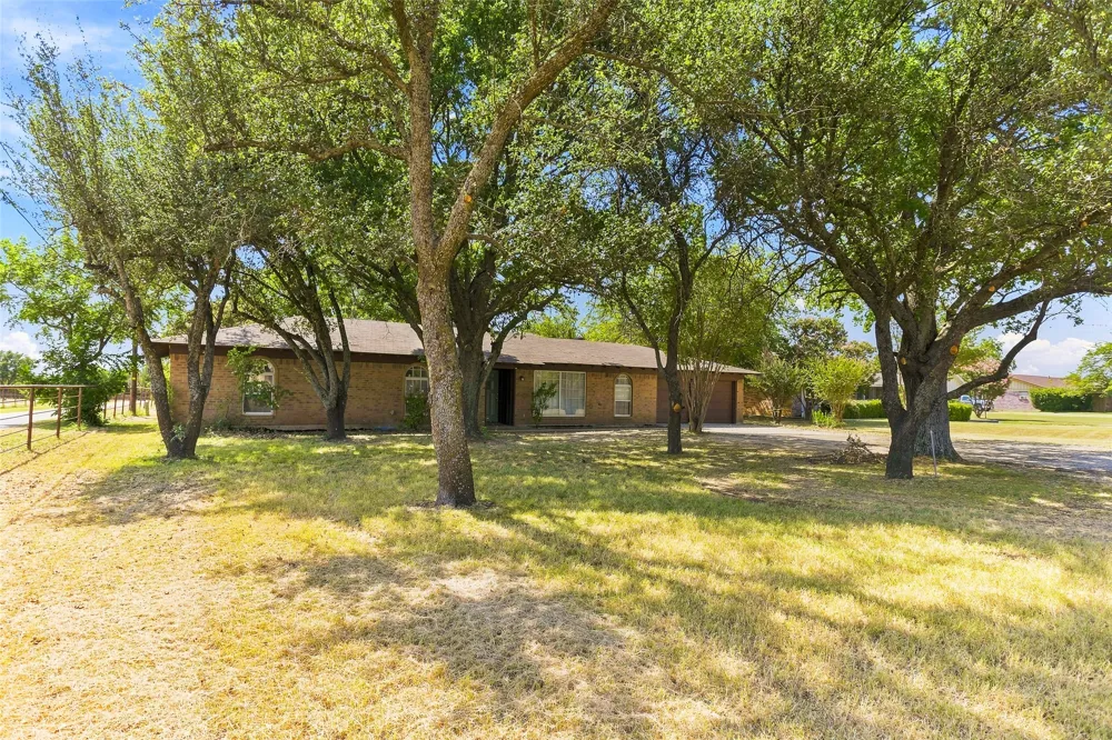 532 S Fm 1187 Aledo, TX 76008