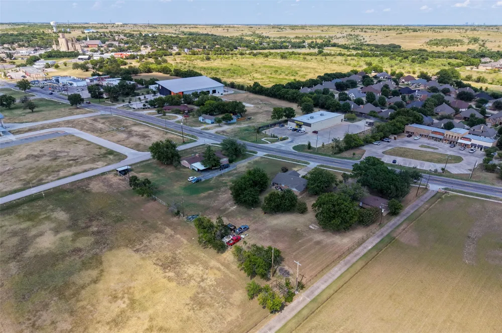 532 S Fm 1187 Aledo, TX 76008