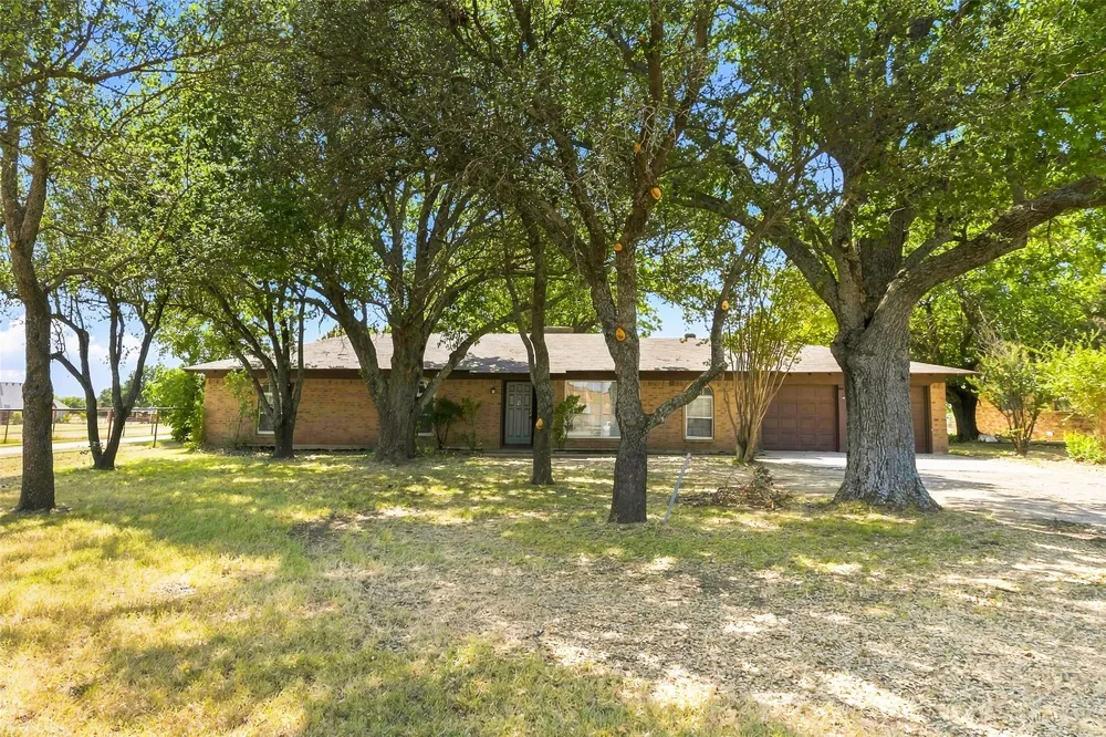 532 S Fm 1187 Aledo, TX 76008