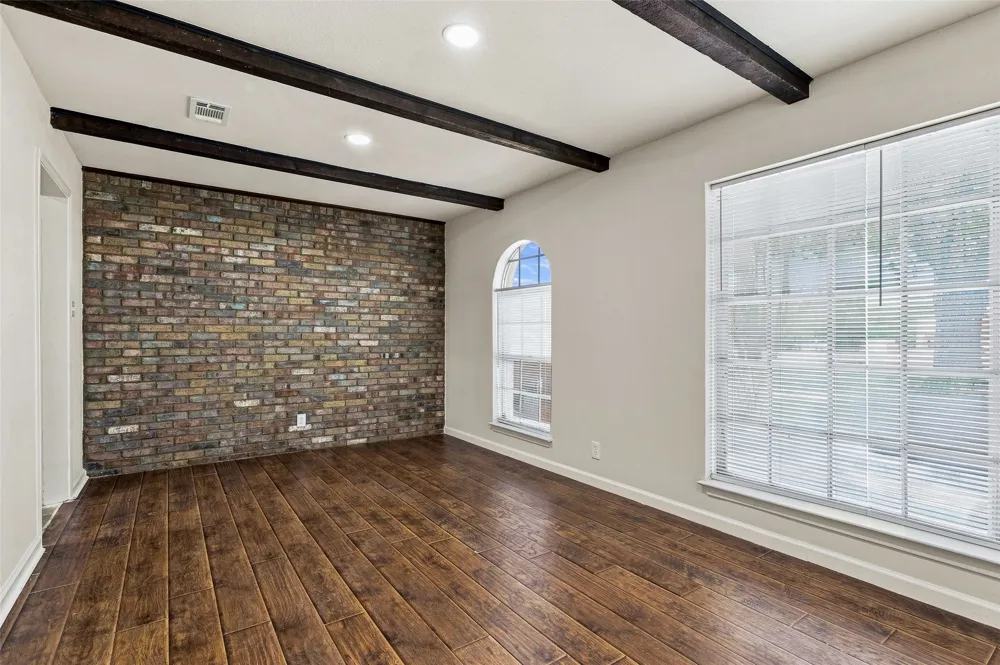 532 S Fm 1187 Aledo, TX 76008