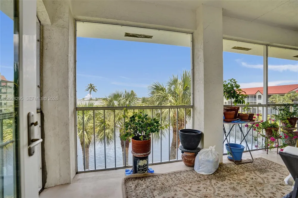 102 Half Moon Cir #C3 Hypoluxo, FL 33462