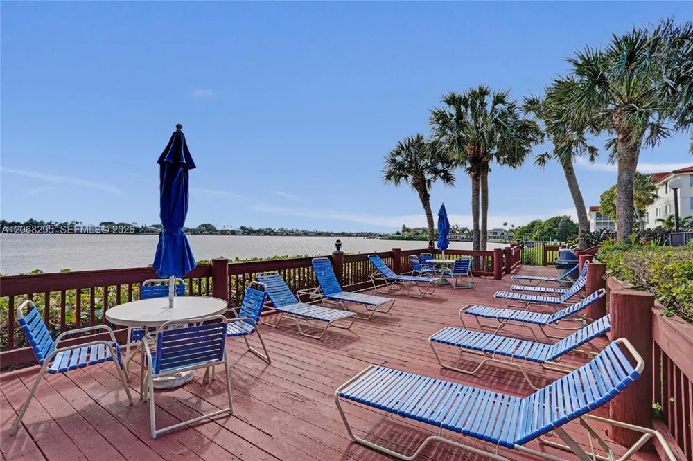 102 Half Moon Cir #C3 Hypoluxo, FL 33462