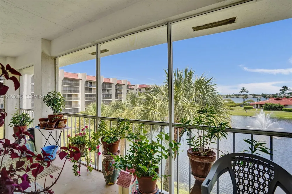 102 Half Moon Cir #C3 Hypoluxo, FL 33462