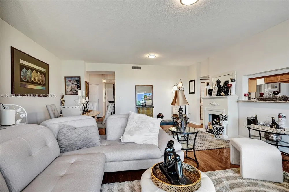 102 Half Moon Cir #C3 Hypoluxo, FL 33462