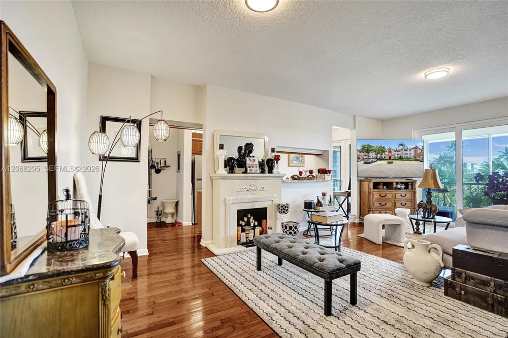 102 Half Moon Cir #C3 Hypoluxo, FL 33462