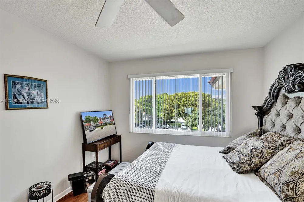 102 Half Moon Cir #C3 Hypoluxo, FL 33462