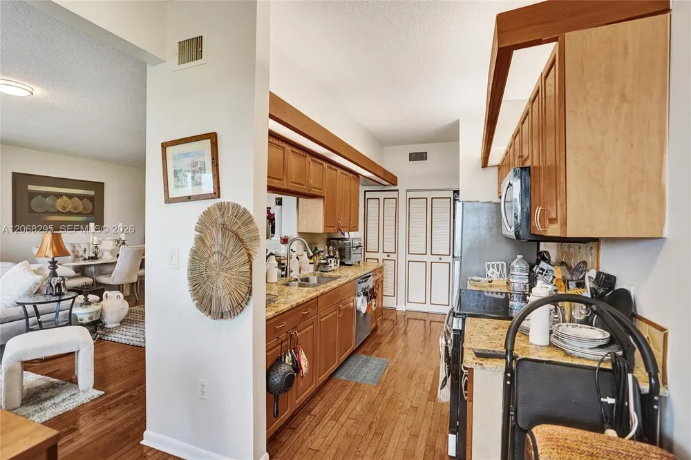 102 Half Moon Cir #C3 Hypoluxo, FL 33462