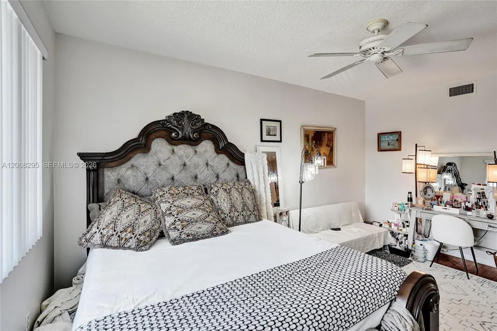 102 Half Moon Cir #C3 Hypoluxo, FL 33462