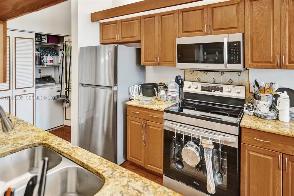 102 Half Moon Cir #C3 Hypoluxo, FL 33462