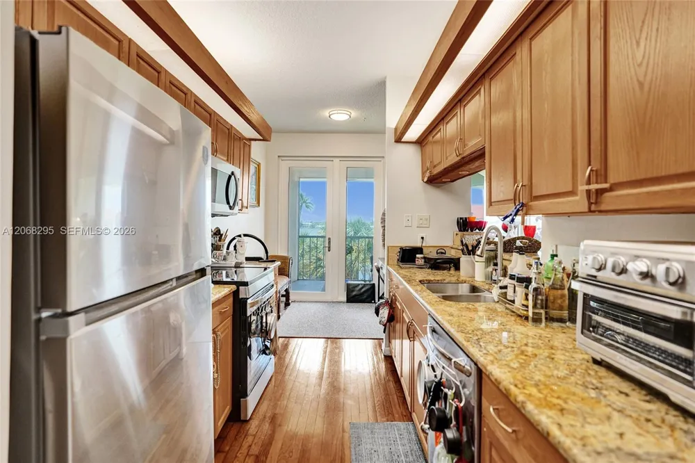 102 Half Moon Cir #C3 Hypoluxo, FL 33462