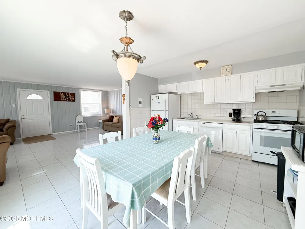 15 Philadelphia Avenue #Lower Front Lavallette, NJ 08735