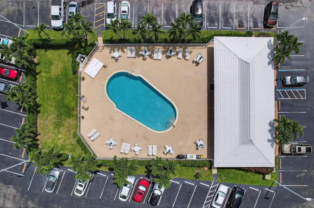 110 SHORE COURT #301 North Palm Beach, FL 33408