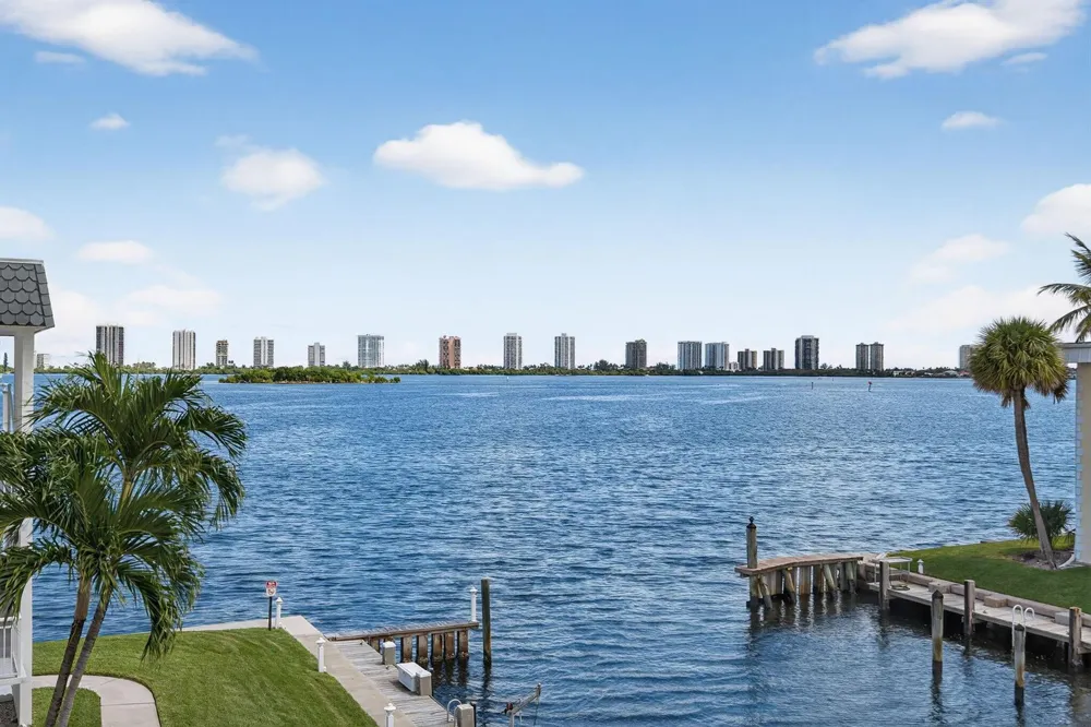 110 SHORE COURT #301 North Palm Beach, FL 33408
