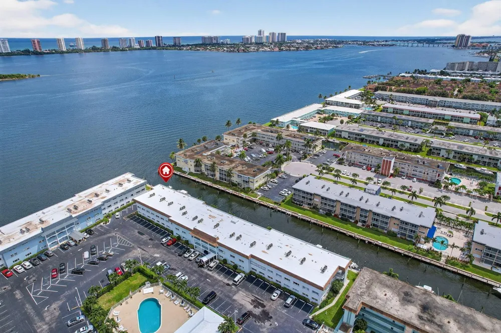 110 SHORE COURT #301 North Palm Beach, FL 33408