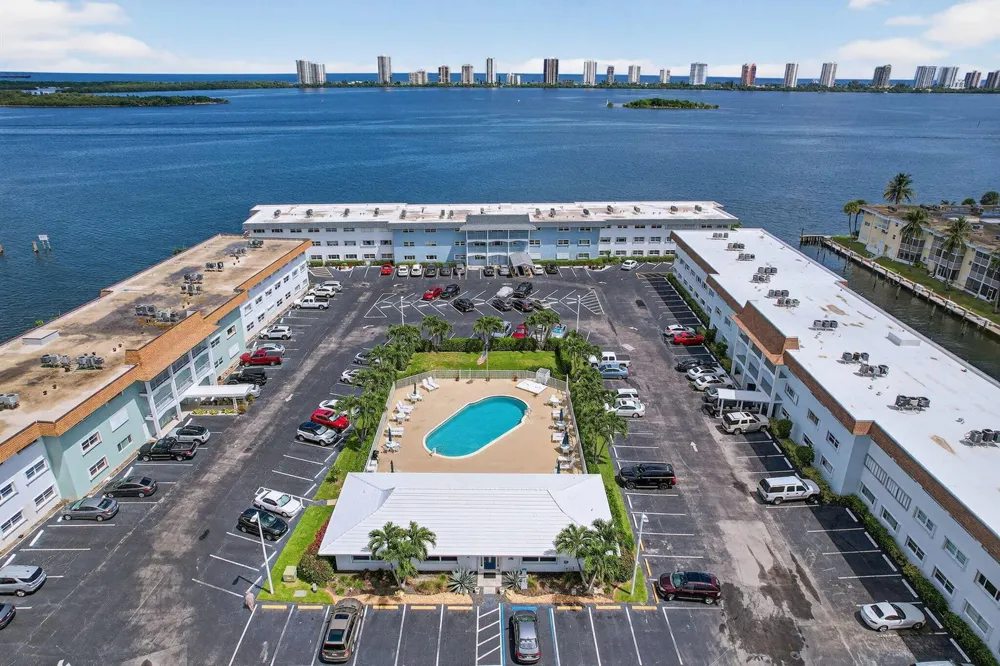 110 SHORE COURT #301 North Palm Beach, FL 33408