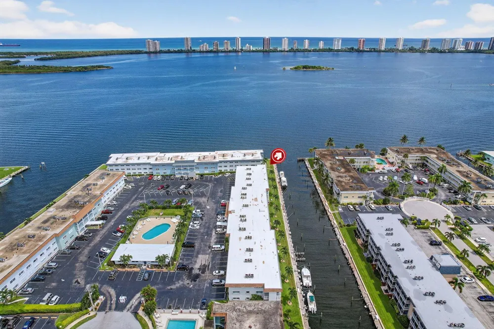 110 SHORE COURT #301 North Palm Beach, FL 33408