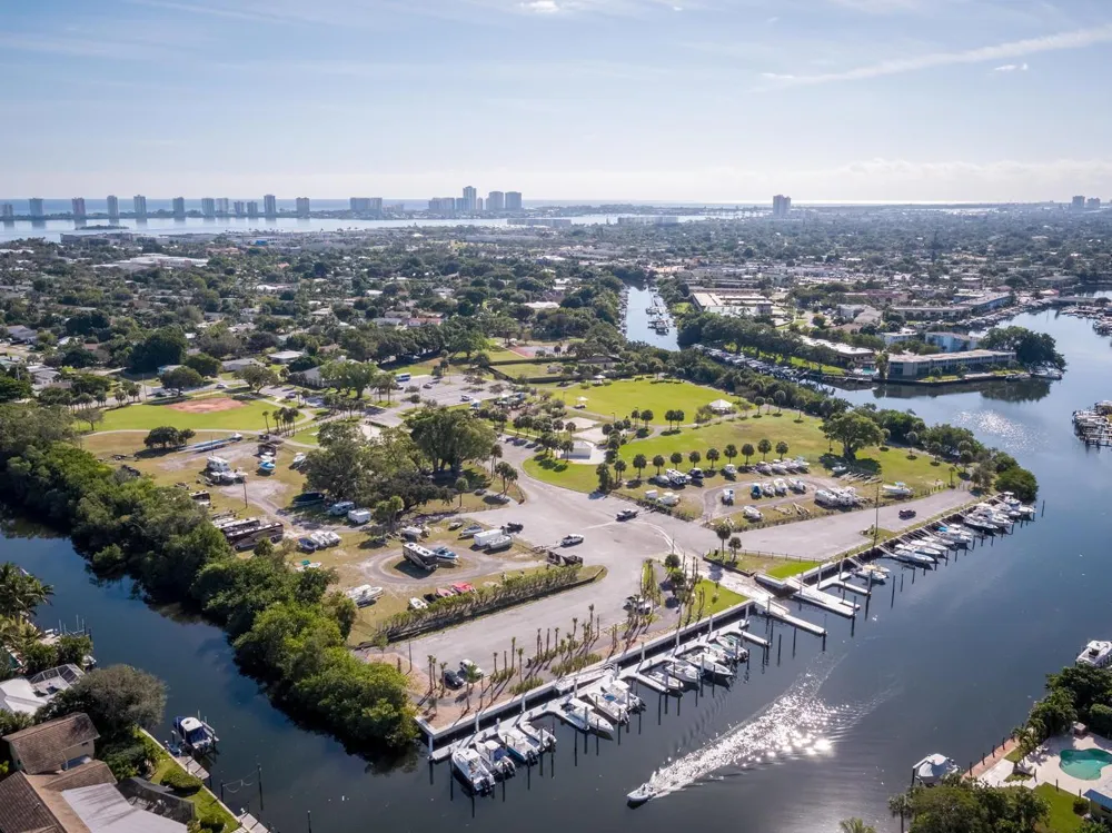 110 SHORE COURT #301 North Palm Beach, FL 33408