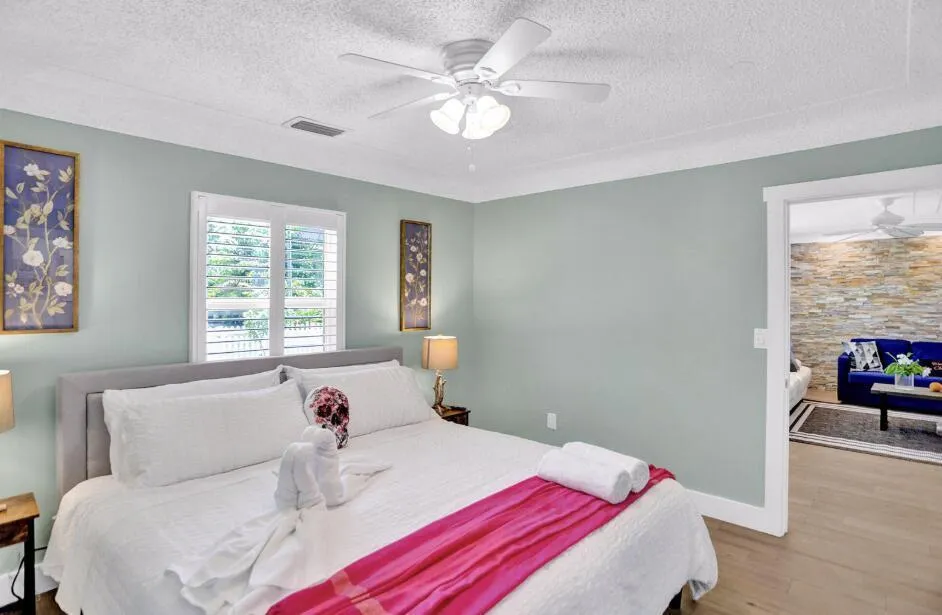 42 SW 12TH STREET Dania Beach, FL 33004