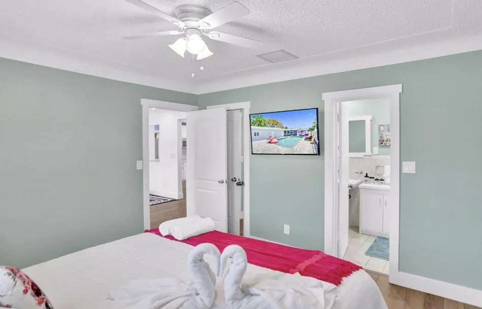 42 SW 12TH STREET Dania Beach, FL 33004
