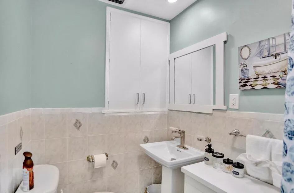 42 SW 12TH STREET Dania Beach, FL 33004