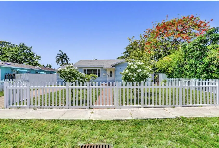 42 SW 12TH STREET Dania Beach, FL 33004