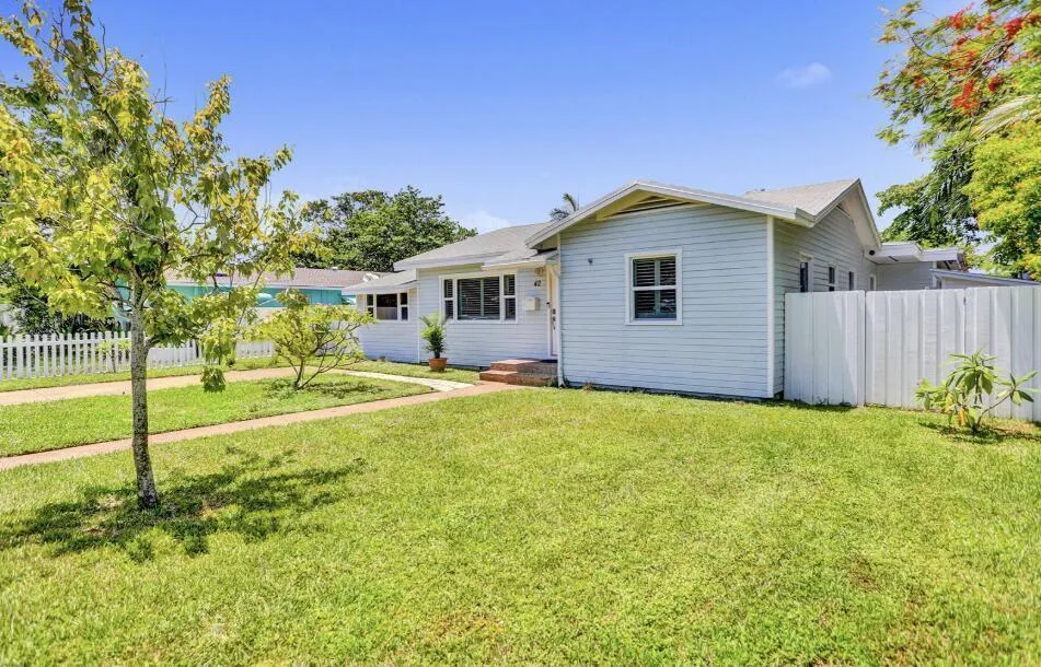 42 SW 12TH STREET Dania Beach, FL 33004
