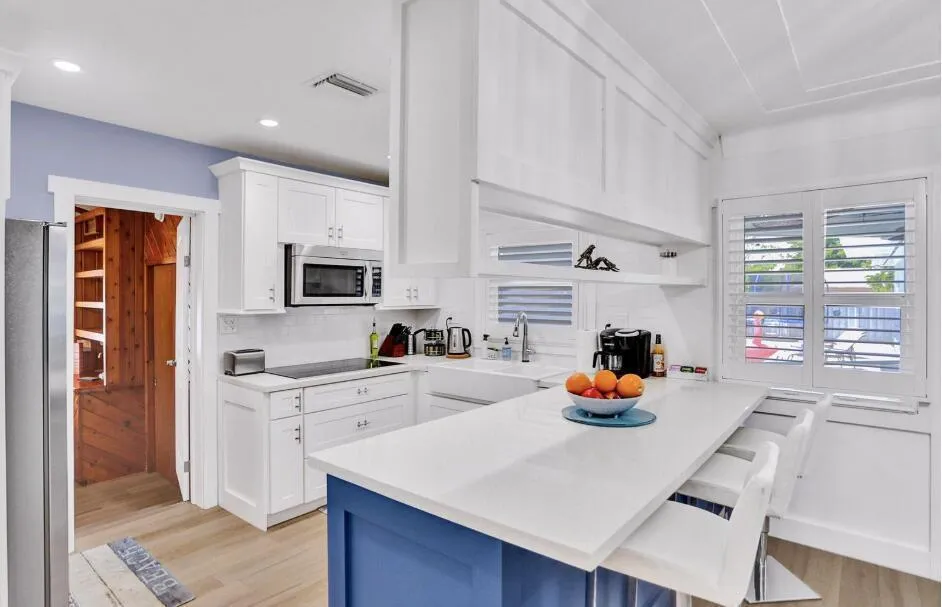42 SW 12TH STREET Dania Beach, FL 33004