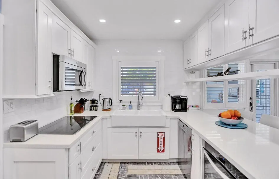 42 SW 12TH STREET Dania Beach, FL 33004