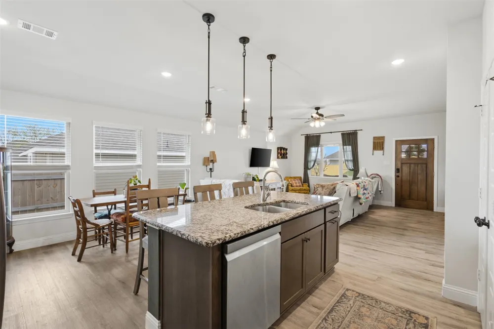 103 Olivia Street Hillsboro, TX 76645