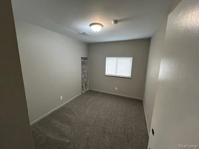 17336 Lowell Street Roseville City, MI 48066