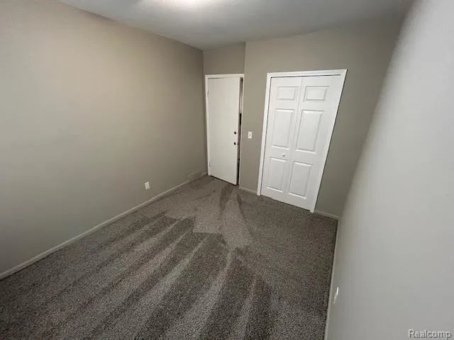 17336 Lowell Street Roseville City, MI 48066