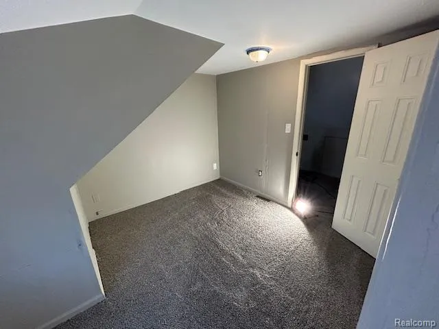 17336 Lowell Street Roseville City, MI 48066