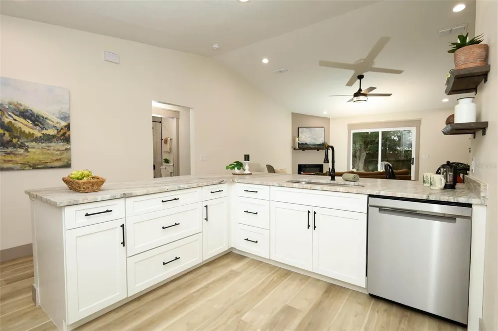 940 S DEAN CIRCLE Deltona, FL 32738