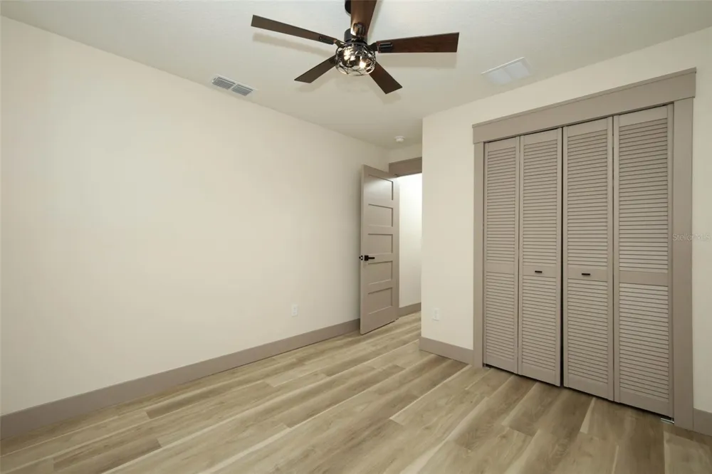 940 S DEAN CIRCLE Deltona, FL 32738