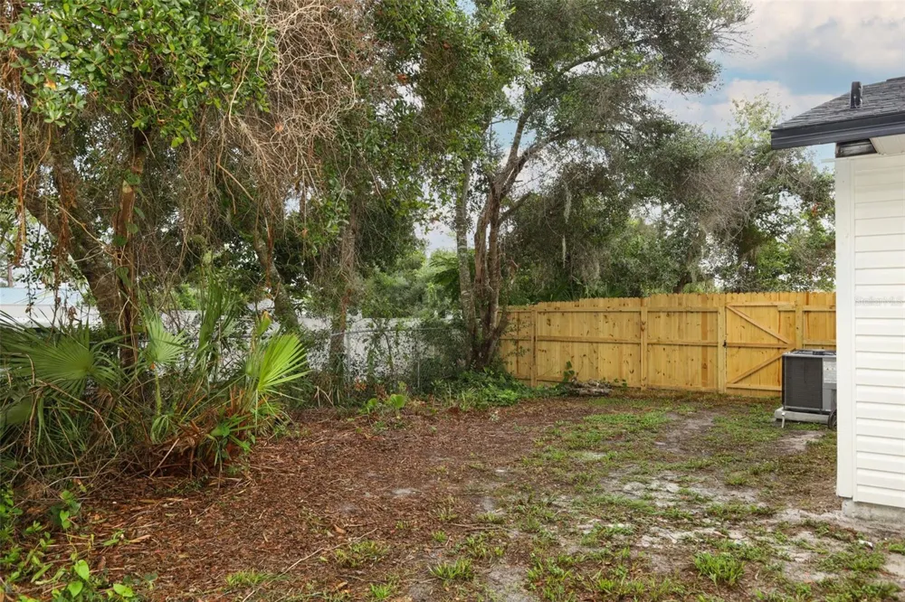 940 S DEAN CIRCLE Deltona, FL 32738